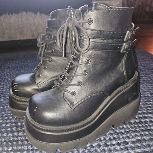 Demonia Shaker 52 US Women's 8